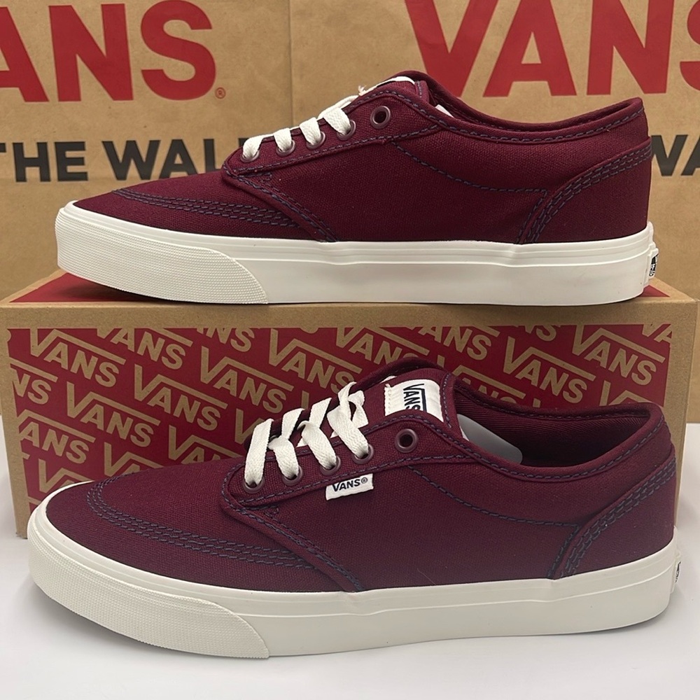 Vans WMNS Burgundy Canvas Sneakers Atwood
Outdoor Port Rovale
VN000CX84QU - Picture 2 of 16